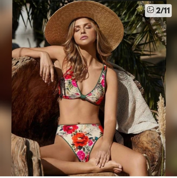 PQ Swim Reversable Floral and Ribbed Green Bikini Size Small - Picture 9 of 10